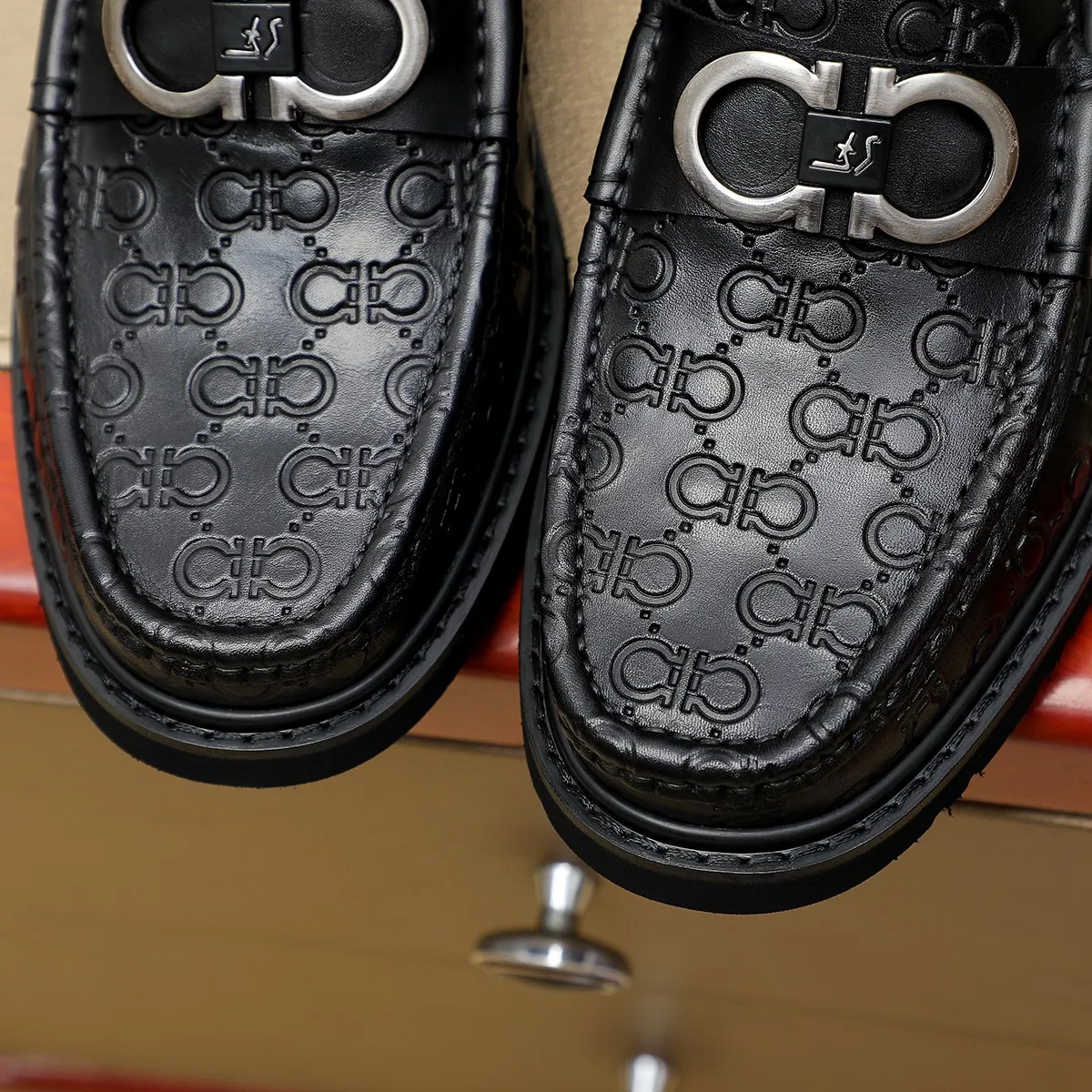 Men's shoes 💰500 Ferragamo [Ferragamo] top imported suit men's shoes 💯Original copy of the official website, product materials: selected imported embossed calfskin + luxury hardware buckle accessories ~ imported water-dyed cow 🐂 leather lining. Strong three-dimensional visual effect, original combination outsole, multiple colors available😘 Size: 38-44 (.45.46.4. Customized)